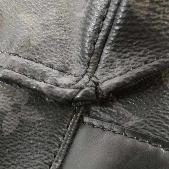 LOUIS VUITTON Black Monogram Shoulder Bag - Picture 4 of 10